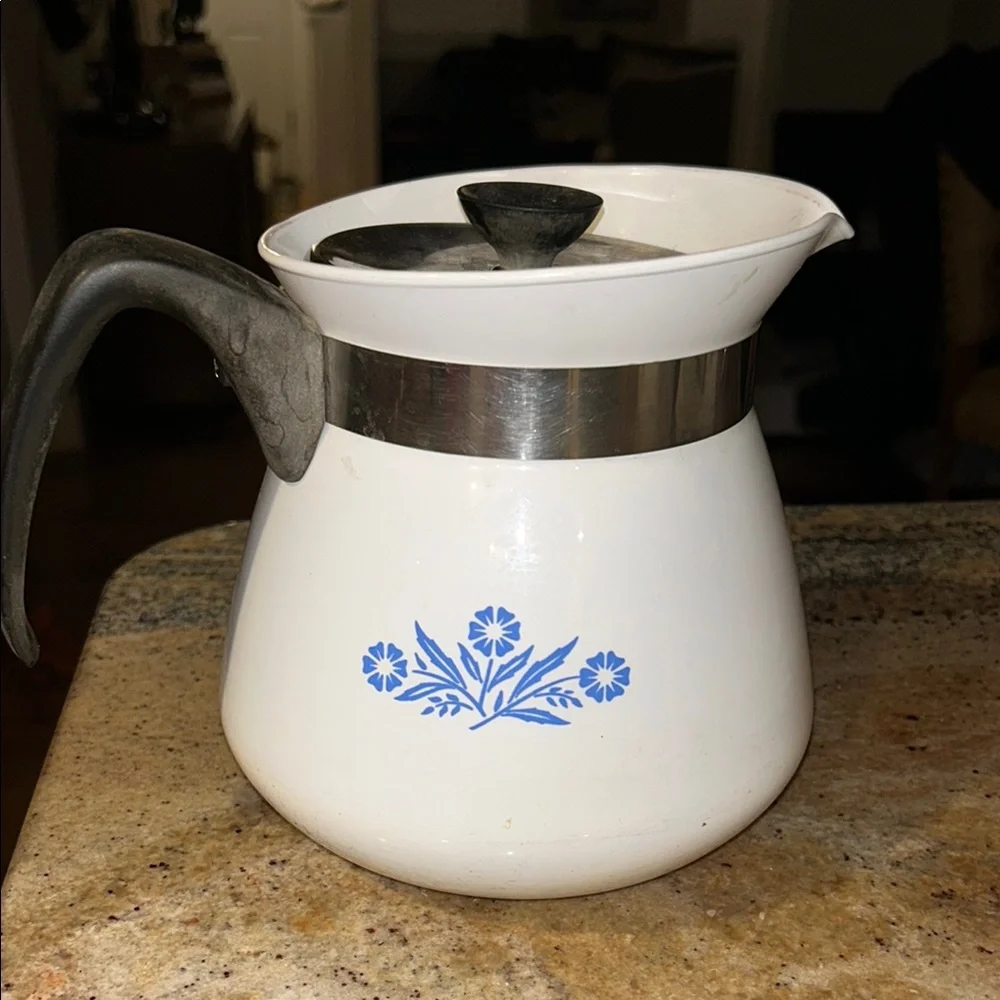 RARE Classic CORNING WARE White 2 qt Coffee Pot with Blue Floral Design